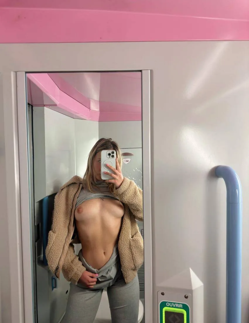 Blond_Jet