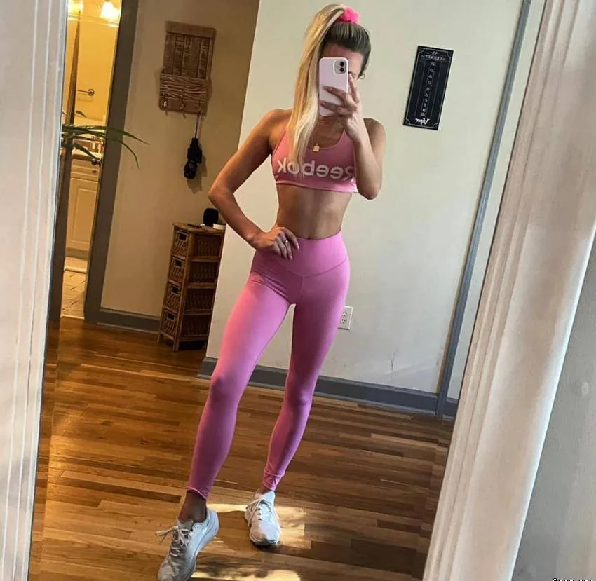 Valerie_79